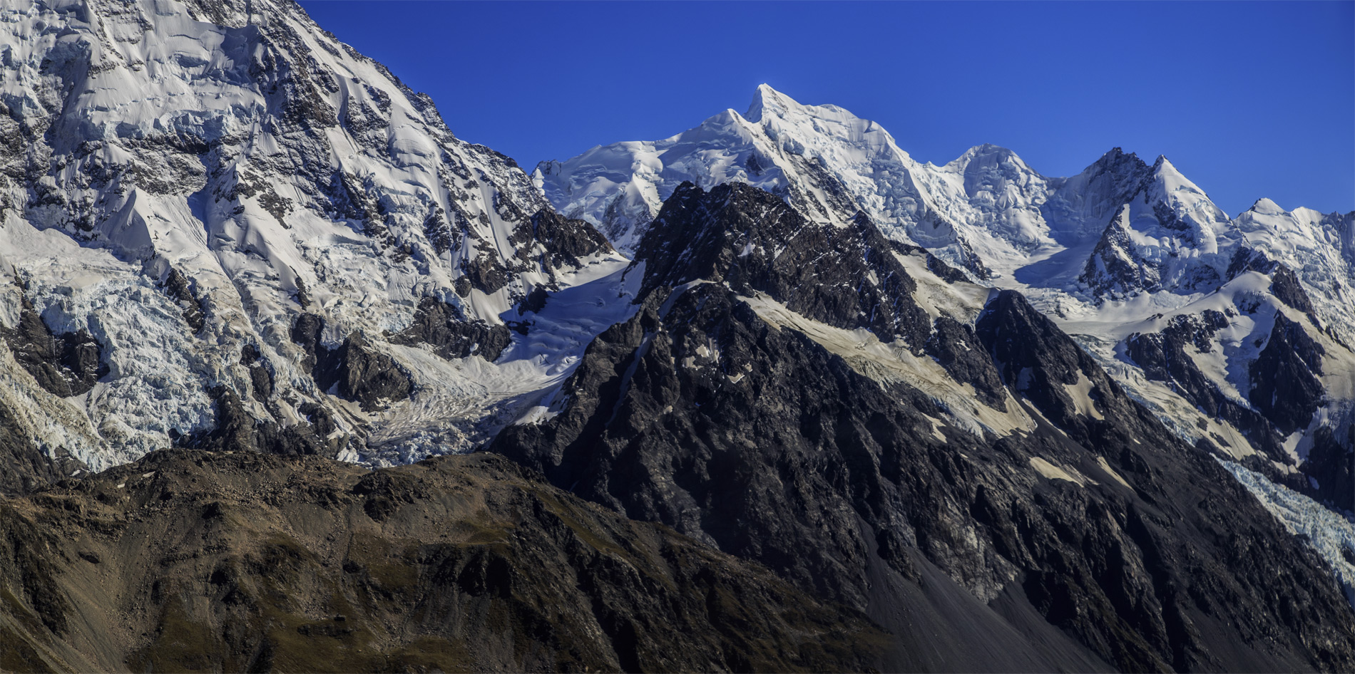       (Grand Plateau Glacier).<br>   Cinerama Col,         .       (Mount Tasman),       .