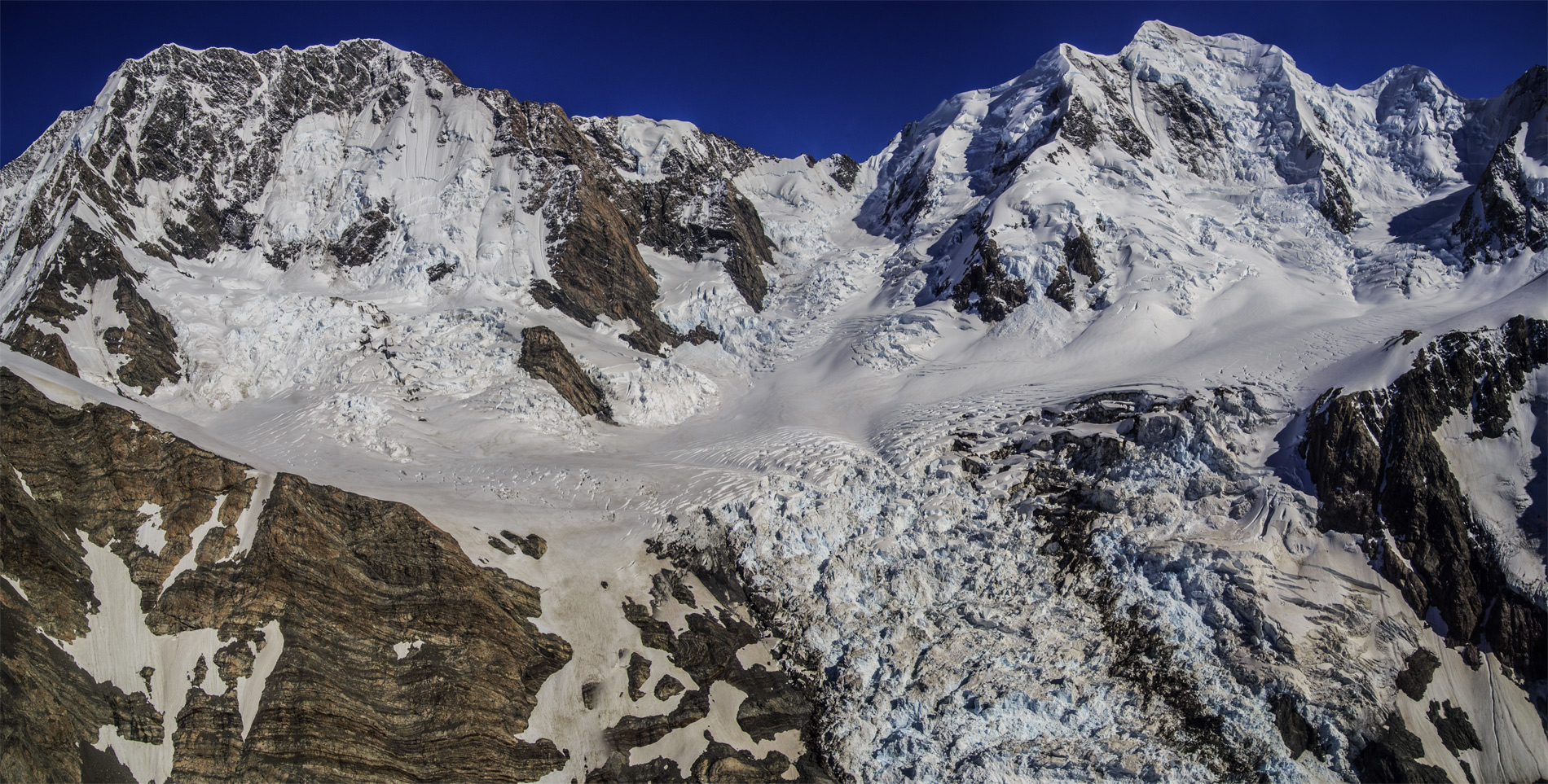       (Grand Plateau Glacier).<br>         .    (Mount Cook) 3724,    (Mount Tasman) 3497.