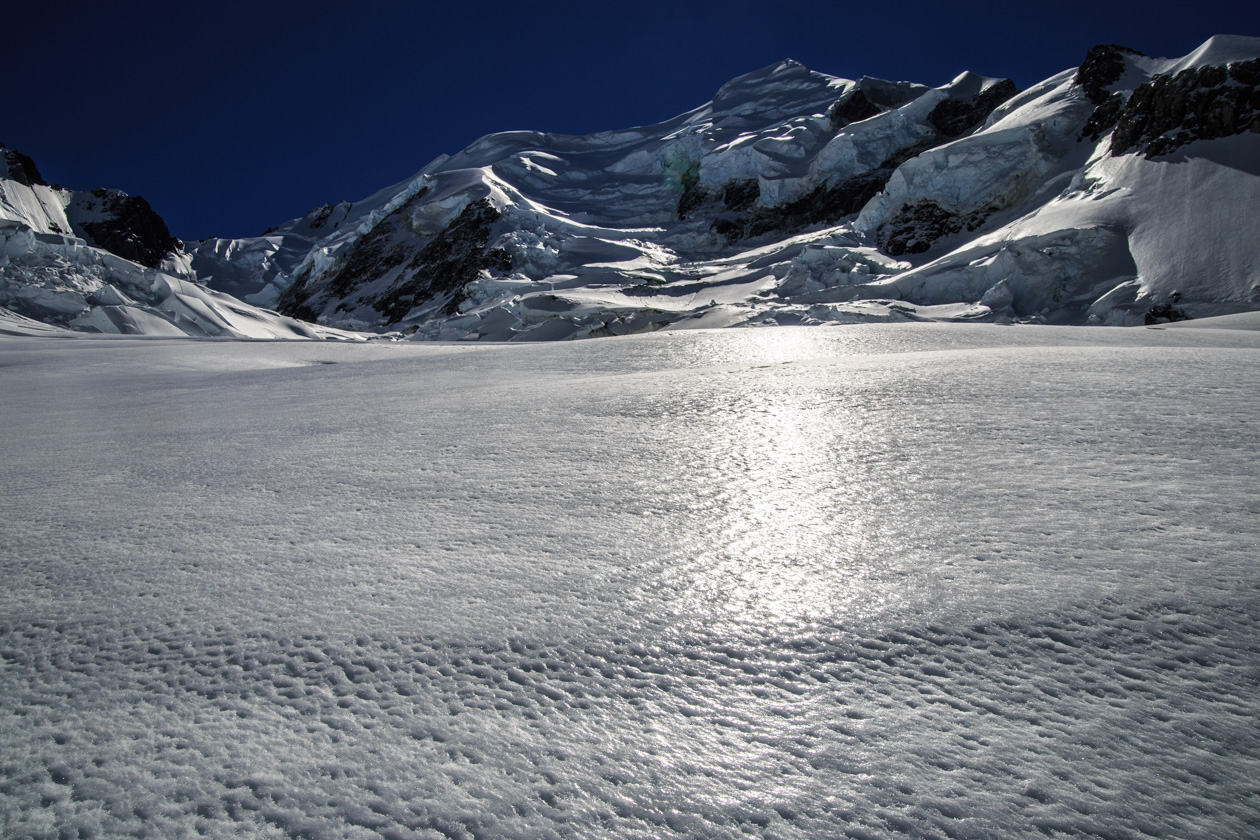      (Linda Glacier).     Silberhorn 3300.