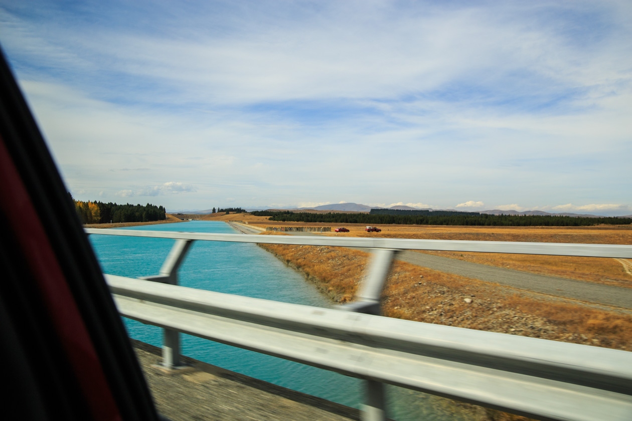     (Twizel)  Pukaki Canal.   .