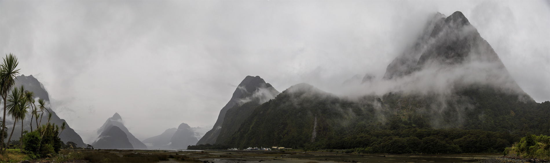   (Milford Sound).<br>     .