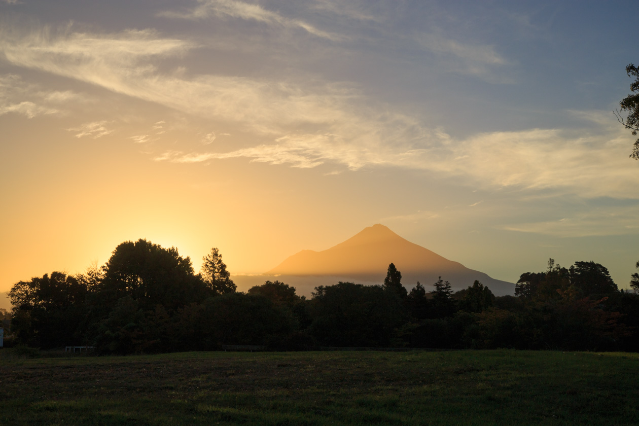  (Stratford).<br>     Mt.Egmont/Taranaki.