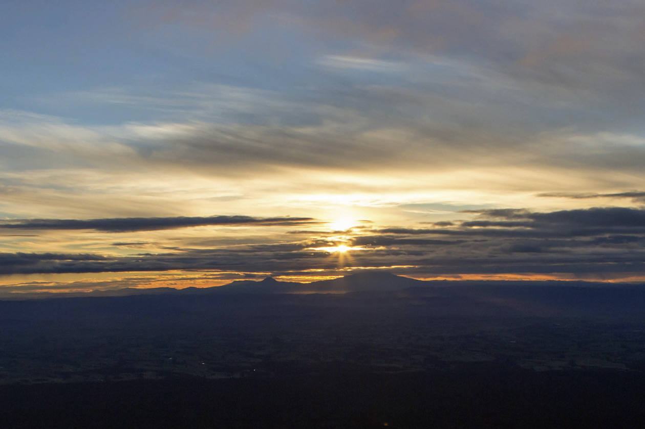      (Ruapehu)    Mt.Egmont/Taranaki.