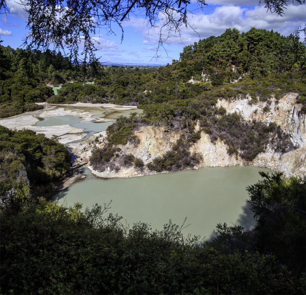  (Rotorua).<br>  Wai-O-Tapu Thermal Wonderland.<br>     (Kaingaroa forest)    (Lake Ngakoro).