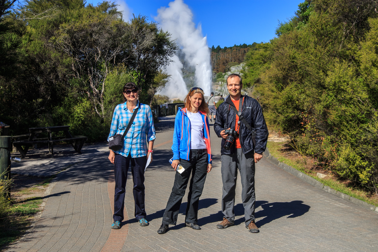  (Rotorua).<br> Te Puia.<br>      (Pohutu Geyser).