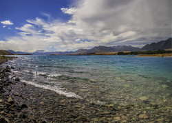   (Lake Tekapo).