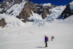       (Grand Plateau Glacier)    (Linda Glacier).