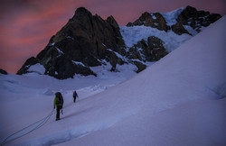       (Linda Glacier).        (Mount Cook): , Summit Rocks   .