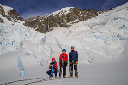        (Linda Glacier).  Mount Cook    .