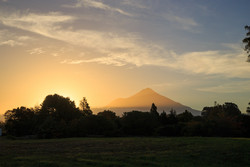  (Stratford).      Mt.Egmont/Taranaki.