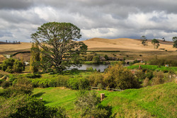    (Hobbiton).    Bag End.