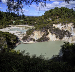  (Rotorua).<br>  Wai-O-Tapu Thermal Wonderland.<br>     (Kaingaroa forest)    (Lake Ngakoro).