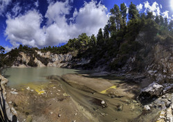  (Rotorua).   Wai-O-Tapu Thermal Wonderland.        (Alum Cliffs).