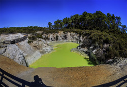  (Rotorua).   Wai-O-Tapu Thermal Wonderland.   (Devil's Bath).