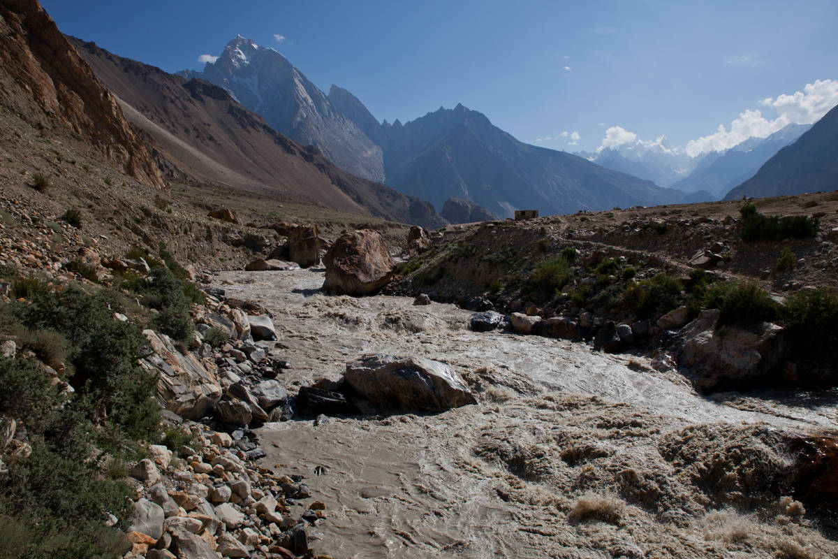 ,    (Biafo Glacier).