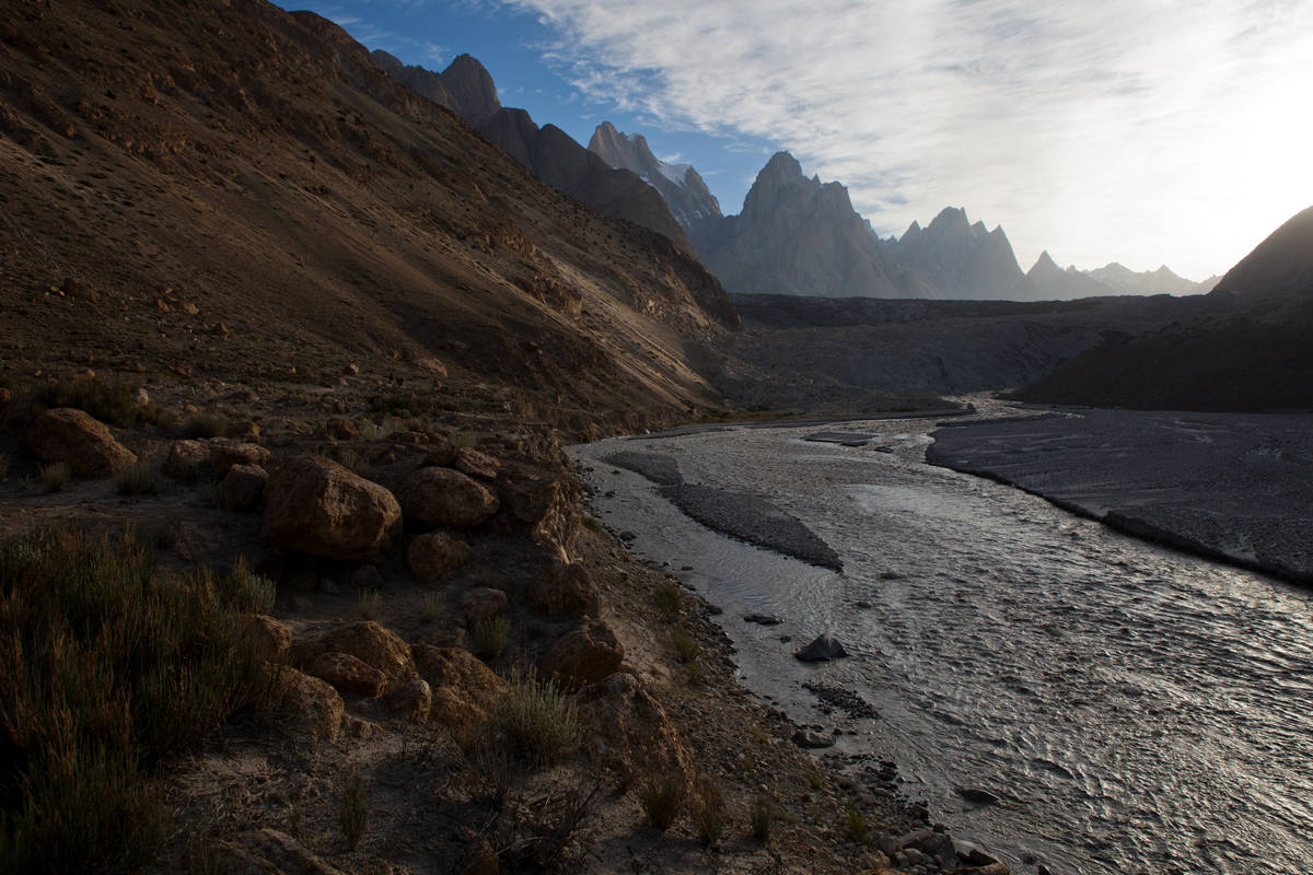       (Baltoro Glacier).