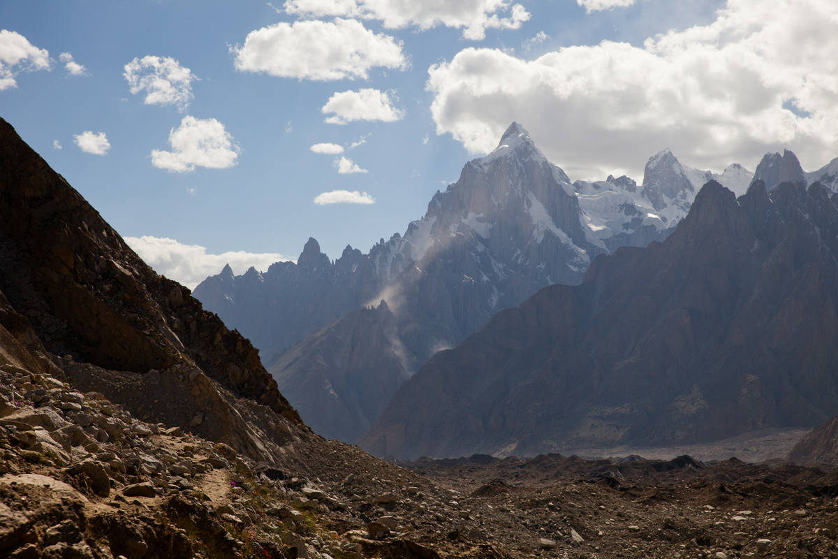       (Paiju Peak)     .