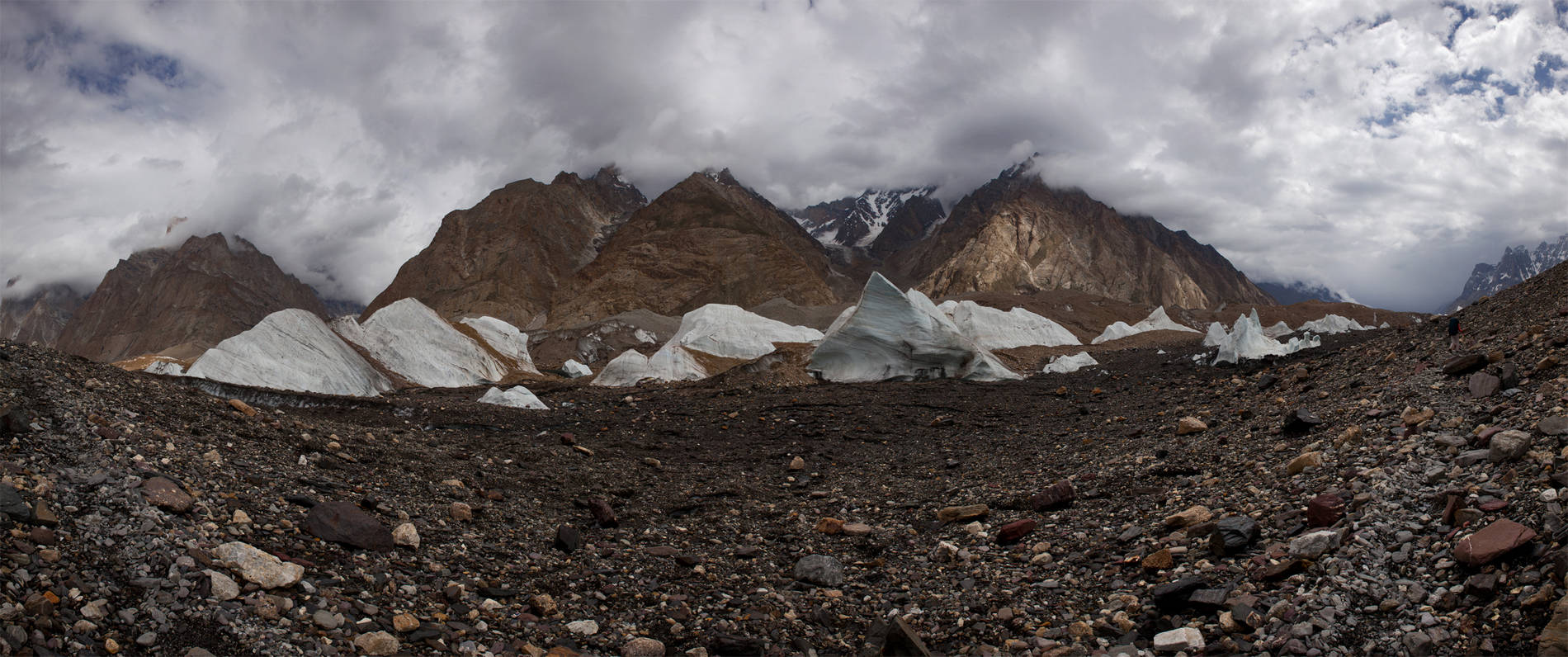        (Baltoro Glacier)    (Urdukas)   I (Goro I).