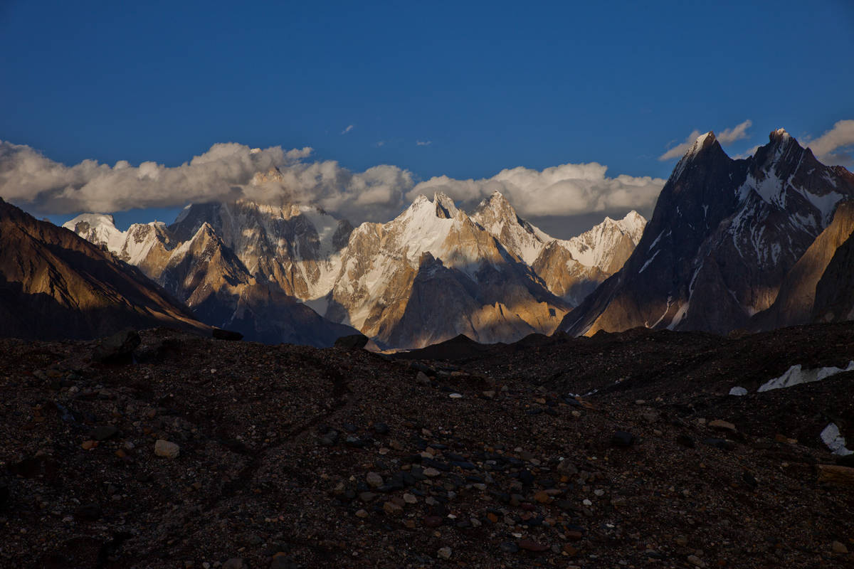      (Gasherbrum)    II (Goro II)     (Baltoro Glacier).<br>  IV (Gasherbrum IV)  .