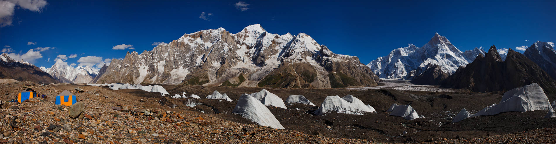    (Baltoro Glacier)   (Yermanendu Glacier)      I (Goro I).<br>   - (Broad Peak)   IV (Gasherbrum IV),   (Masherbrum).