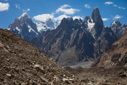      (Baltoro Glacier).<br>     (Paiju Peak)     (Uli Biaho Tower).