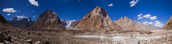      (Baltoro Glacier)      (Dunge Galcier).