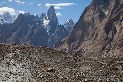    -      (Baltoro Glacier)    (Khoburtse)    (Urdukas).