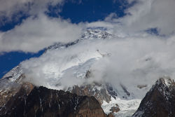        (Concordia)     (Baltoro Glacier).<br>   -   - (Broad Peak 8047).