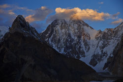         (Concordia)     (Baltoro Glacier).<br>   ,    IV (Gasherbrum IV 7925),