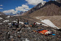  ()      (Baltoro Glacier)     (Biange Glacier).