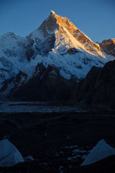       I (Goro I)    (Masherbrum)  .