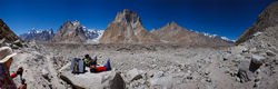      (Baltoro Glacier)      (Dunge Glacier).<br>  : Paiju, Uli-Biaho, Trango Castle, Cathedral, Lobsang Spire, Broad peak.