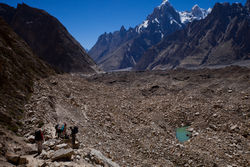     (Baltoro Glacier).<br>      (Khoburtse).<br>    .