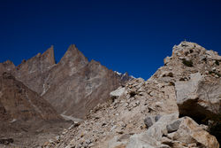  Lobsang Spire      (Baltoro Glacier)      (Khoburtse).