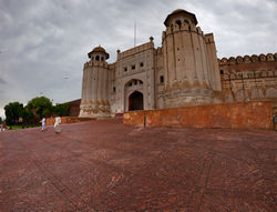  (Lahore).<br> .<br>  (Alamgiri gate).