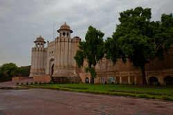  (Lahore).<br> .<br>  (Alamgiri gate).