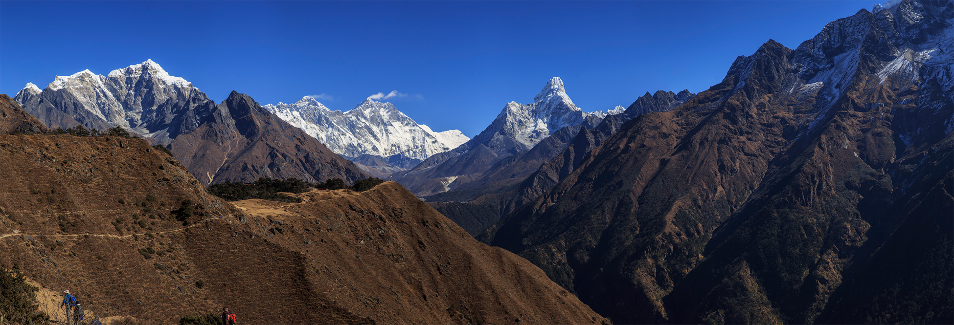    Everest View Point.    (Taboche) 6495,  (Everest) 8848,  (Lhotse) 8516    (Ama Dablam) 6812.