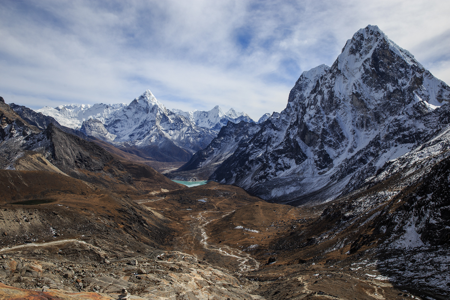     (Ama Dablam) 6812   (Cholatse) 6440          (Cho La).