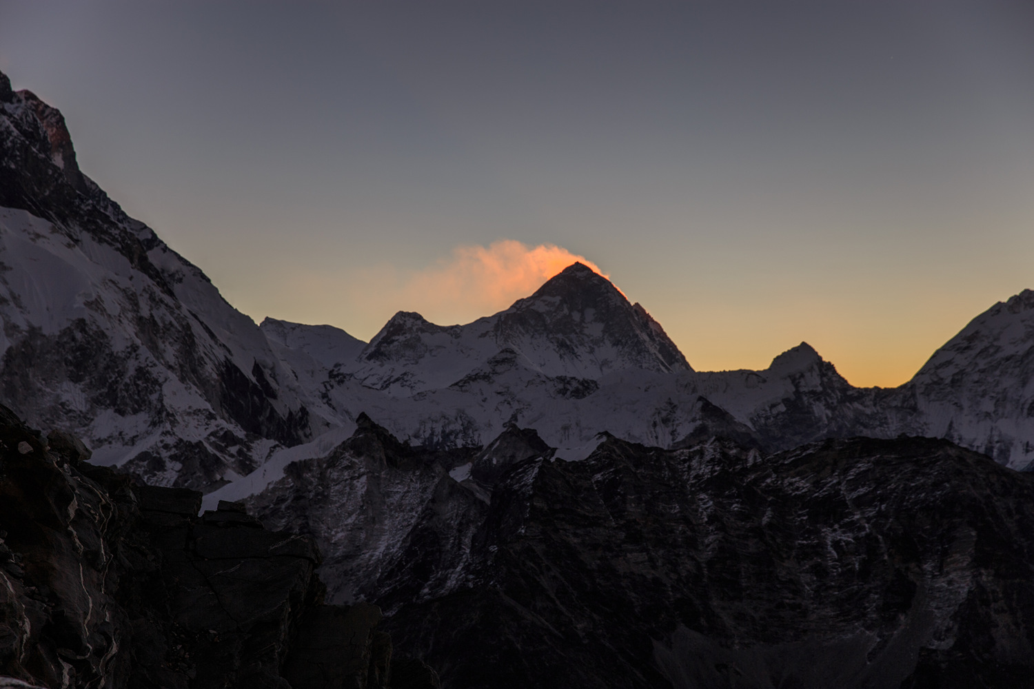      (Lobuche East) 6119.   (Makalu) 8460   .