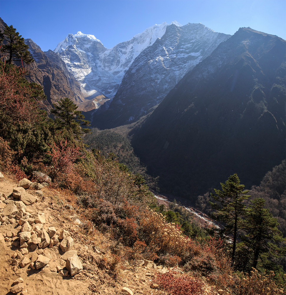     (Thamserku) 6618     (Tengboche).