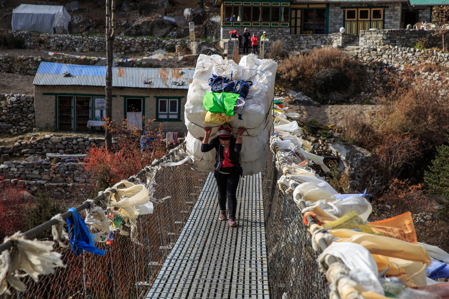      Dudh Koshi     (Tengboche).