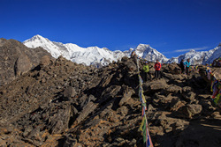     (Gokyo Ri) 5360.   .