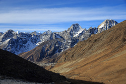      (Cho La) 5370.           (Ngozumpa Glacier).